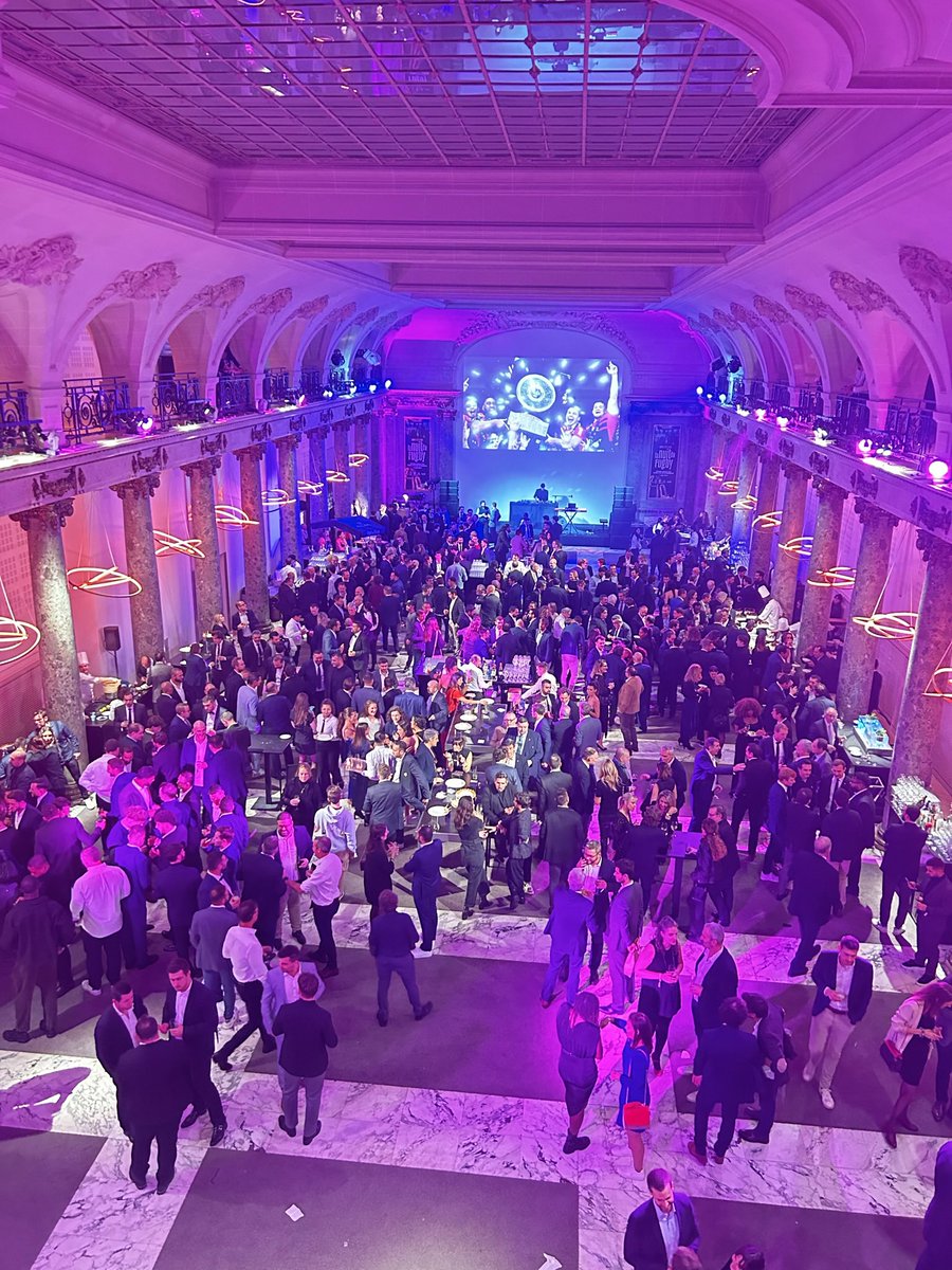 Bravo à la <a href="/LNRofficiel/">Ligue Nationale de Rugby</a> <a href="/CanalplusRugby/">CANAL+ Rugby</a> 
pour cette très belle soirée menée par les excellents <a href="/Guilhem7582/">Guilhem Garrigues</a> <a href="/astridbard/">Astrid Bard</a> #NuitDuRugby