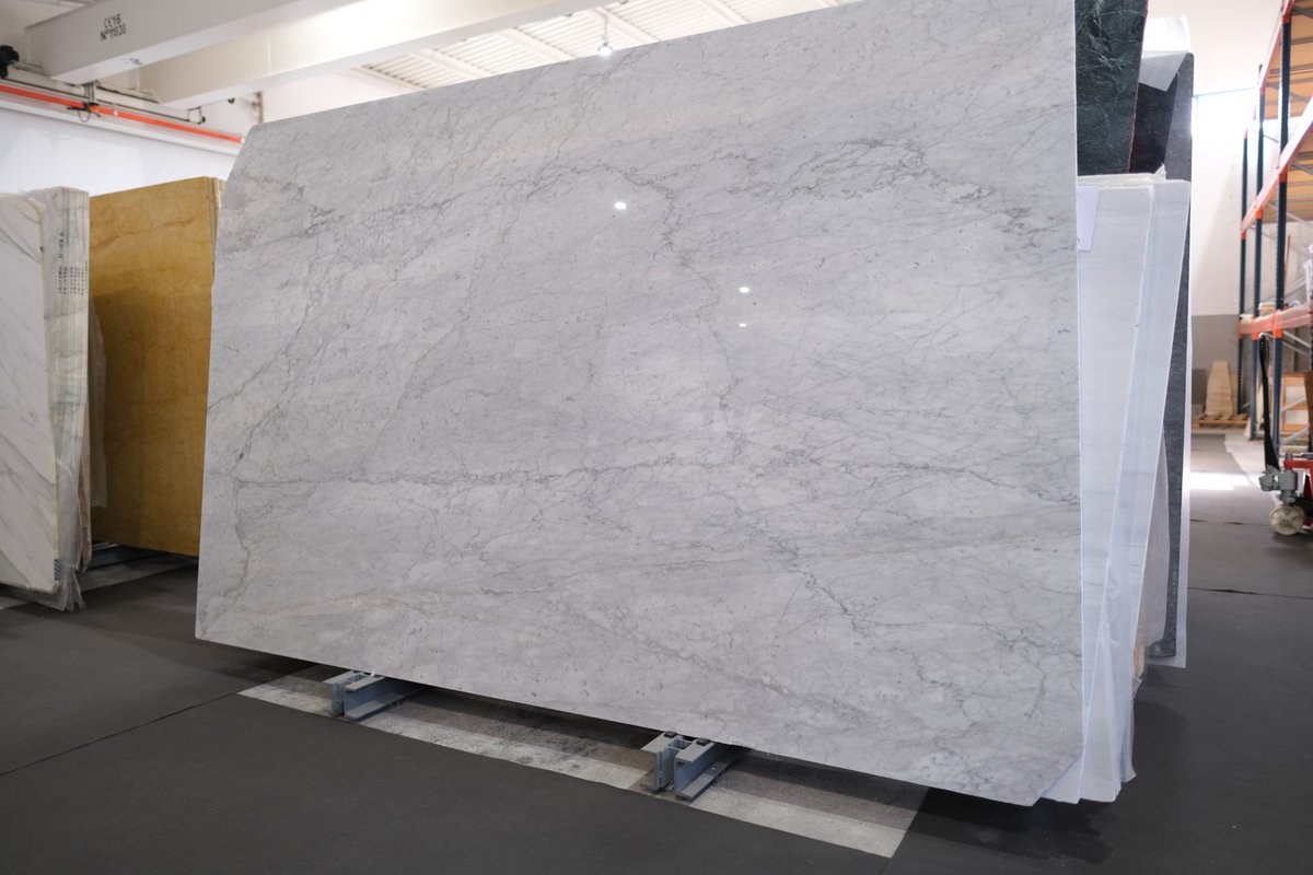 uggrec's tweet photo. Carrara CD Extra 3cm, Italy  
#carraracdextra "marmorecarraracdextra https://t.co/ZIt7wpPJg3
