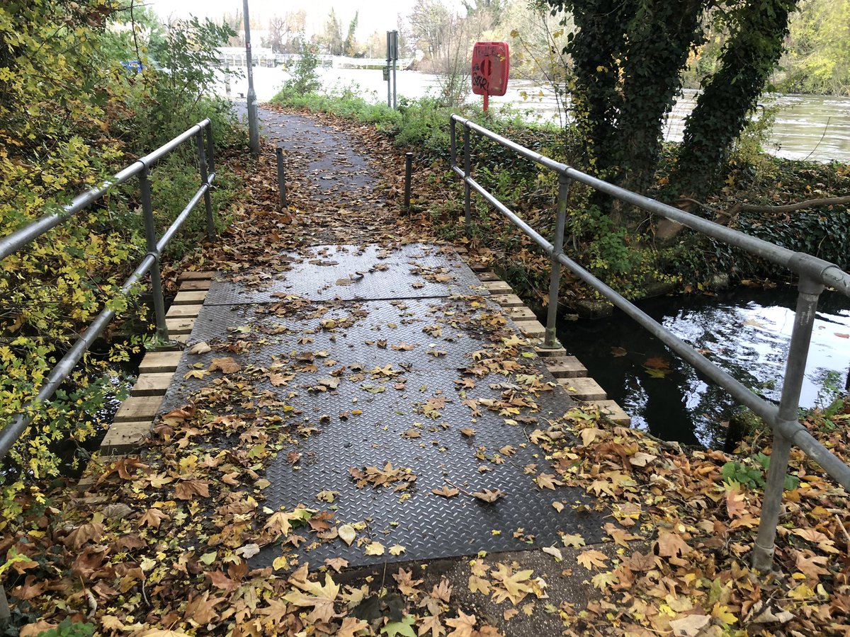 Good to see that this bridge has not just been made safe, but properly repaired. Thanks <a href="/ReadingCouncil/">Reading Borough Council</a>