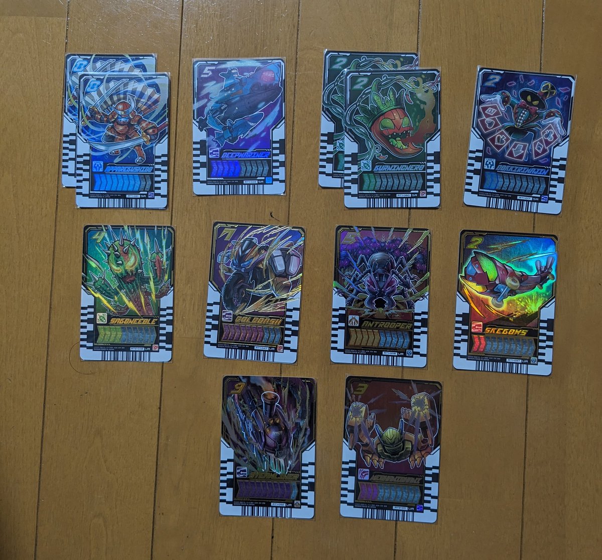 takagiro2's tweet photo. @CP_sintai_ist 自引きおめでとうございます！
提案していただいて申し訳ないのですが所持しておりません…
画像の中でお探しのものはありませんか？ https://t.co/M0envb93EH