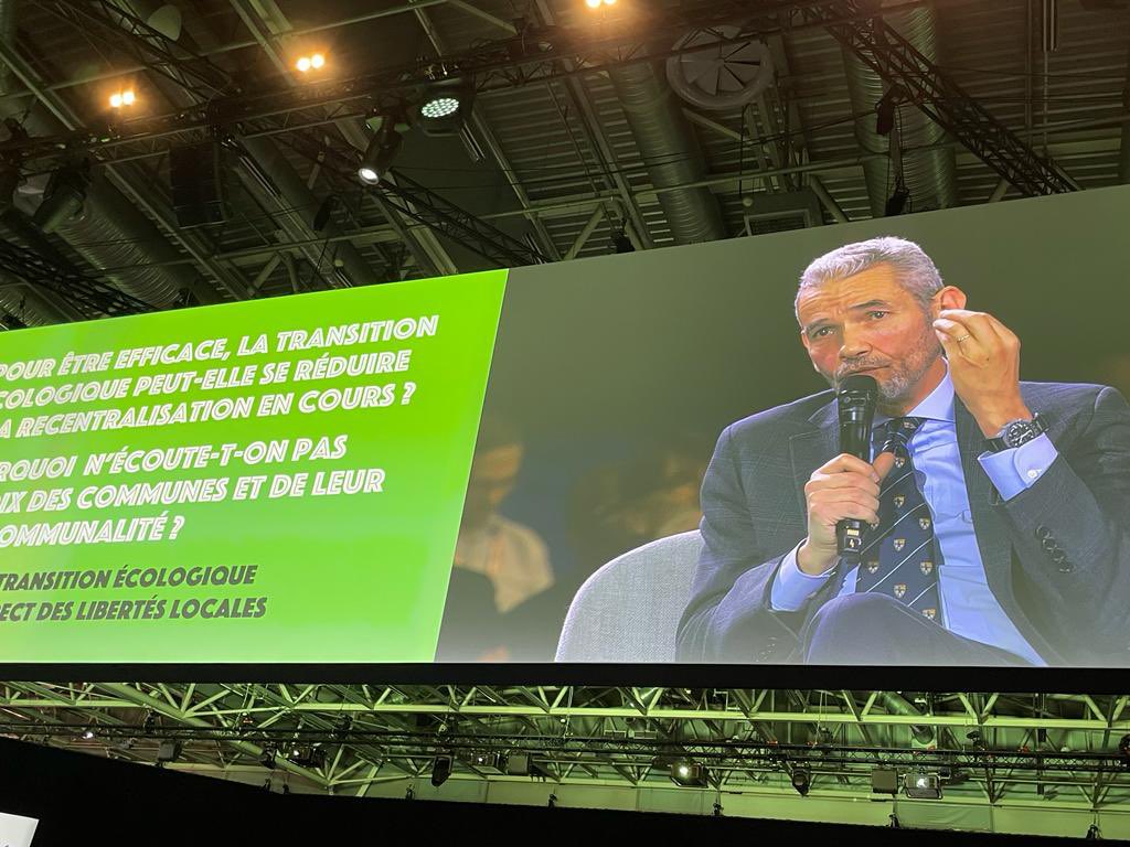jfvigier's tweet photo. Au congrĂšs des #maires de France, devant le ministre @ChristopheBechu , je relaie les inquiĂ©tudes des maires sur la #transitionecologique :mur du financement,libertĂ© des communes de dĂ©finir leurs prioritĂ©s,nĂ©cessitĂ© pour lâĂtat de parler dâune seule voix dans les territoires. https://t.co/2WqErcOlqt
