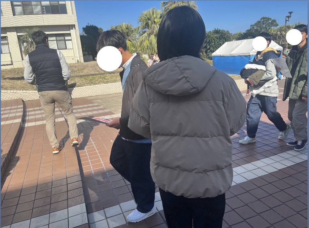 PJ_Tegeva's tweet photo. こんばんは🐑丹生ゼミ6期生です！

先日宮崎大学では清花祭が行われ、テゲバ大学の広報活動をしました🗣

ステージでのアナウンスとビラ配りを行い、さらにイベントの認知度を高めることができました！

#テゲバジャーロ宮崎 #テゲバ大学  #宮崎大学 #地域資源創成学部 #大学生 #テゲバ #j3 #ゼミ活動 https://t.co/NtUgDybDMY