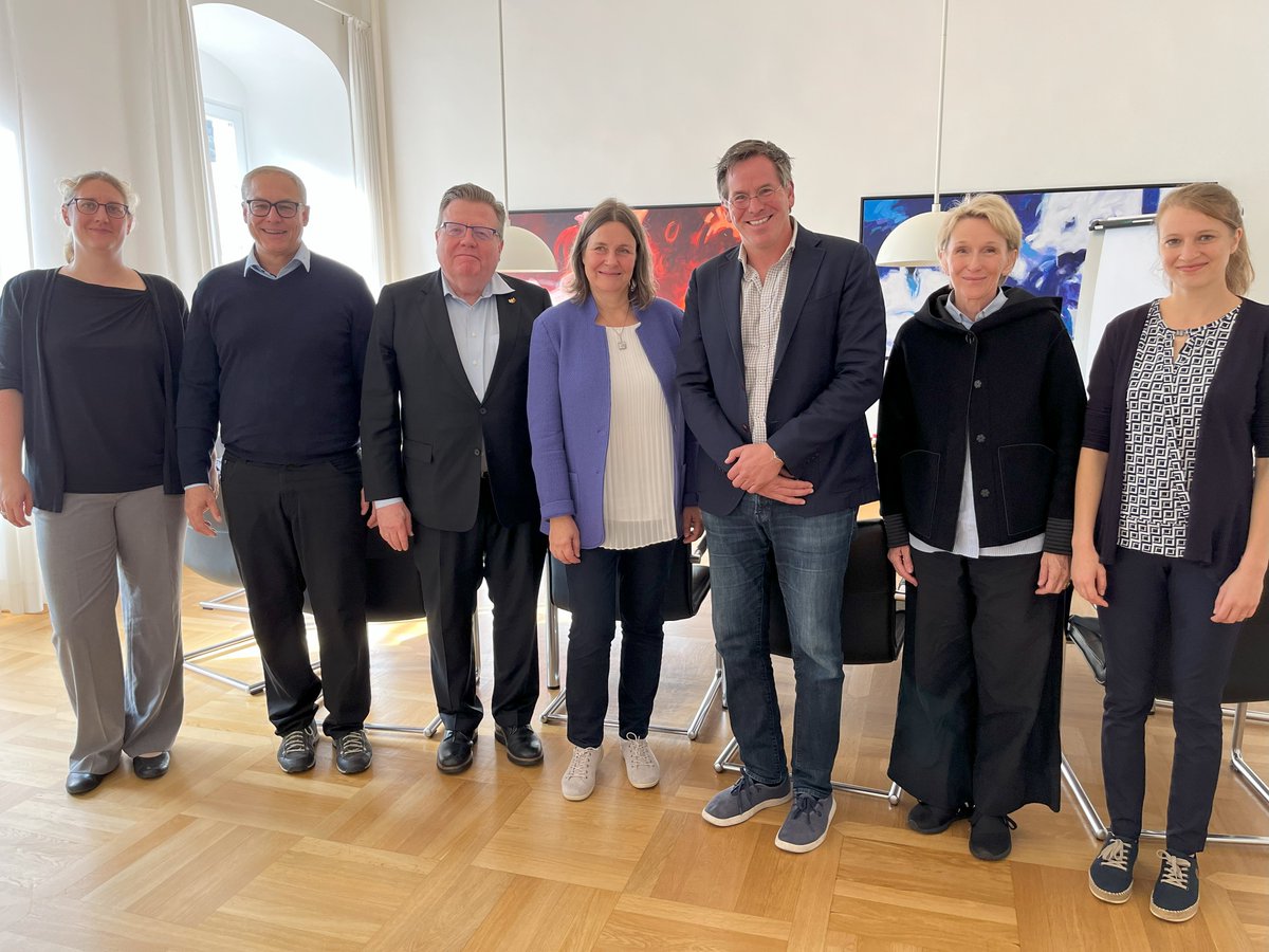 ibidiCells's tweet photo. ⭐Meet the EXTERNAL ADVISORY BOARD of the Flagship Initiative Engineering Molecular Systems (FI-EMS). The emerging field of Engineering Molecular Systems promises groundbreaking innovations
#FIEMS #technology #AcademicExcellence #FutureTech #Innovation #collaboration #Research https://t.co/hfphUIJFdc