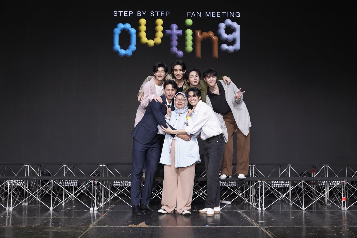 bbeomch's tweet image. Thank you heaps boys for the greatest hardworking performance from each of youu

Following you guys truly made me happy and blessed to the point getting a lot of new friends throughout the journey. Can't wait to see you guys strivings for more!

Love yall😚🤗👨‍👩‍👦‍👦
#StepByStepOuting