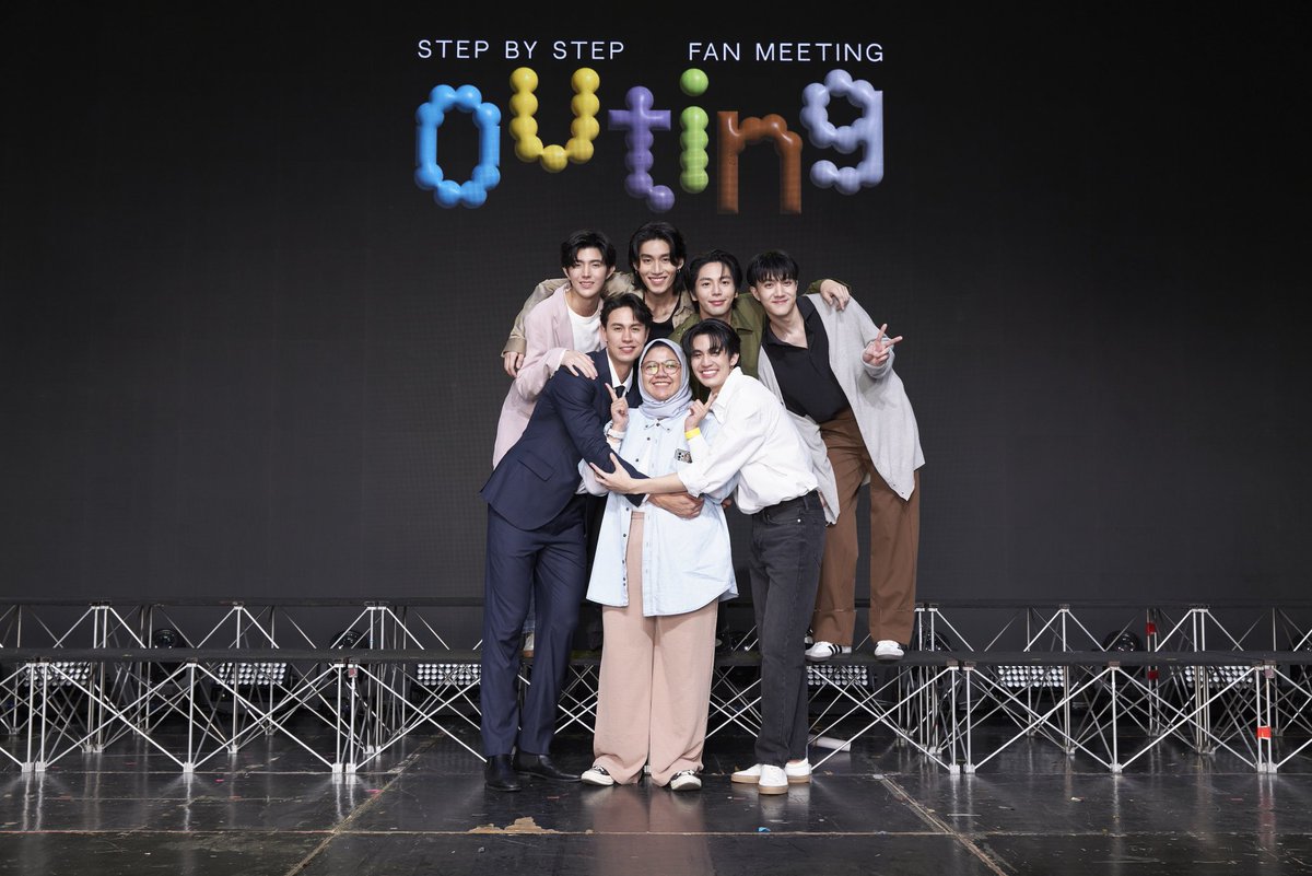 bbeomch's tweet image. Thank you heaps boys for the greatest hardworking performance from each of youu

Following you guys truly made me happy and blessed to the point getting a lot of new friends throughout the journey. Can't wait to see you guys strivings for more!

Love yall😚🤗👨‍👩‍👦‍👦
#StepByStepOuting