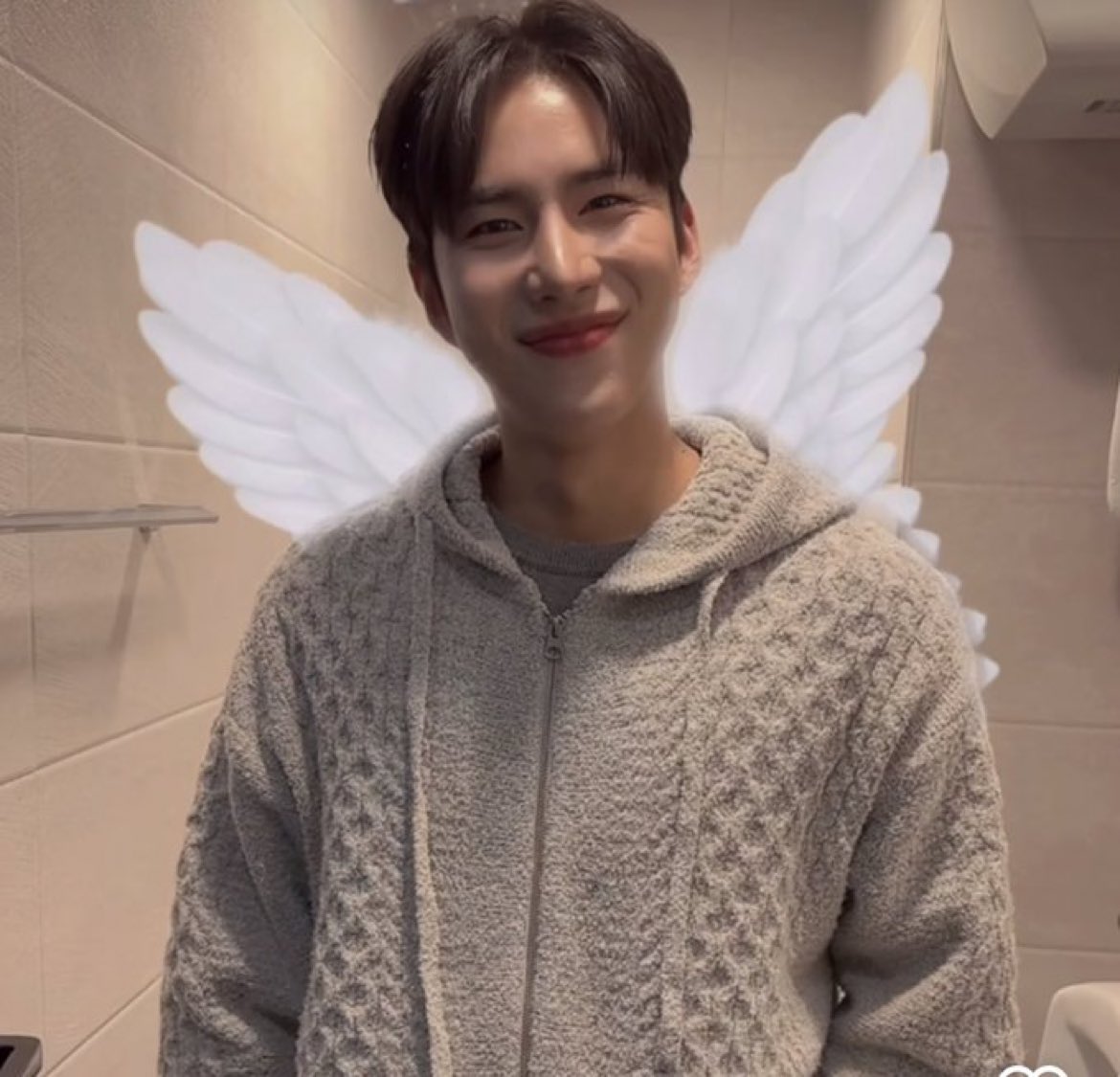junheest2's tweet photo. most accurate representation of sehyoon i’ve ever seen https://t.co/TPLmOUZ1UT