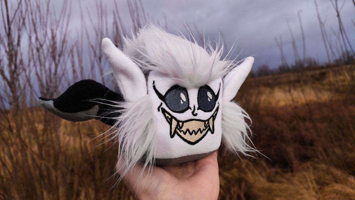 Antanariva's tweet photo. Cubic owlbeast! Or Cube Eda! :D  made by my friend Silva. Some more characters are coming too soon
#toh #TheOwlHouse #EdaClawthorne #owlbeast https://t.co/MLShCFYd8r