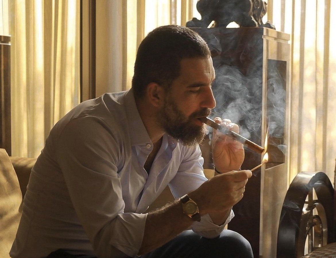 Arda Turan: “Seçil Erzan, ‘Bu fona kim ne kadar yatırdıysa ona göre kazanç sağlayacak, bu bir faiz değil' diyerek beni kandırdı. 13 milyon 900 bin doları elden verdim. Bütün birikimim bir anda gitti.”