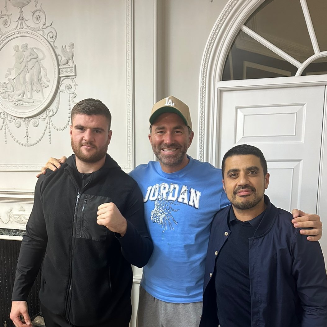 BadRhinoUK's tweet image. Spotted 🔎 @johnnyfisher1 in our Black Fleece Pocket Gilet while with the one and only @eddiehearn 💯🔥

Shop your here: bit.ly/3R7J0st

#badrhino #mensfashion #gilet