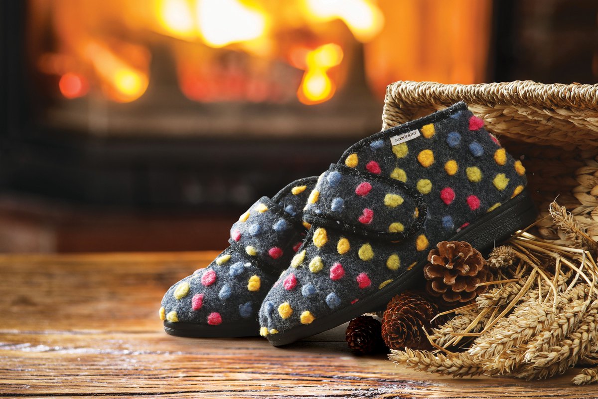 Brrrrr! Cosy Ladies Extra Wide Slipper required this winter? Don't worry... we've got this. Buy online now:
sandpipershoes.com/ladies/ladies-…
#sandpiper #extrawideslippers #ladiesslippers #slippersforswollenfeet #slippersfordiabetics #slippersforbunions #slippersforlymphoedema
