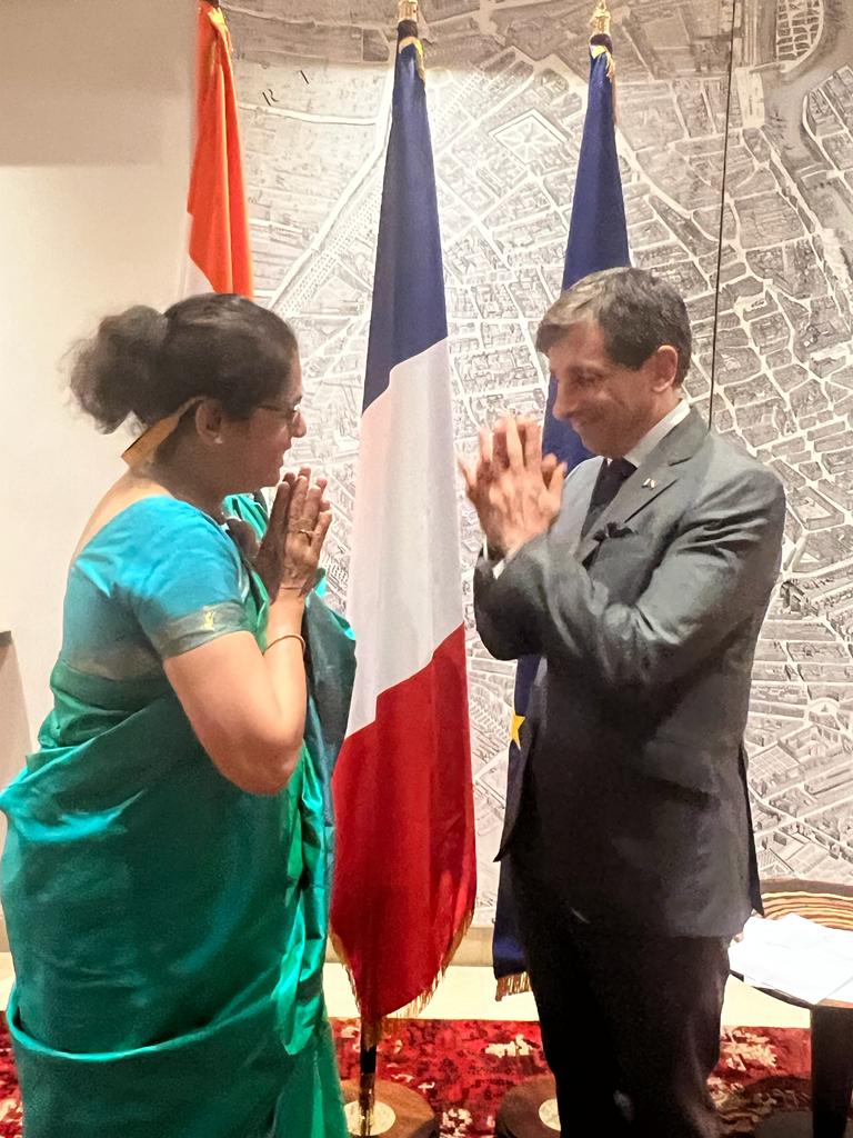 SereCharlet's tweet photo. Very happy to have conferred Dr. Prof. Vasumathi Badrinathan, in the name of 🇫🇷, with the Order of 'Chevalier des Palmes Académiques'. This Order was created by Emperor Napoleon to recognise outstanding contribution to French language &amp; culture. Félicitations chère Vasumathi🎉 https://t.co/tPJesYGauS
