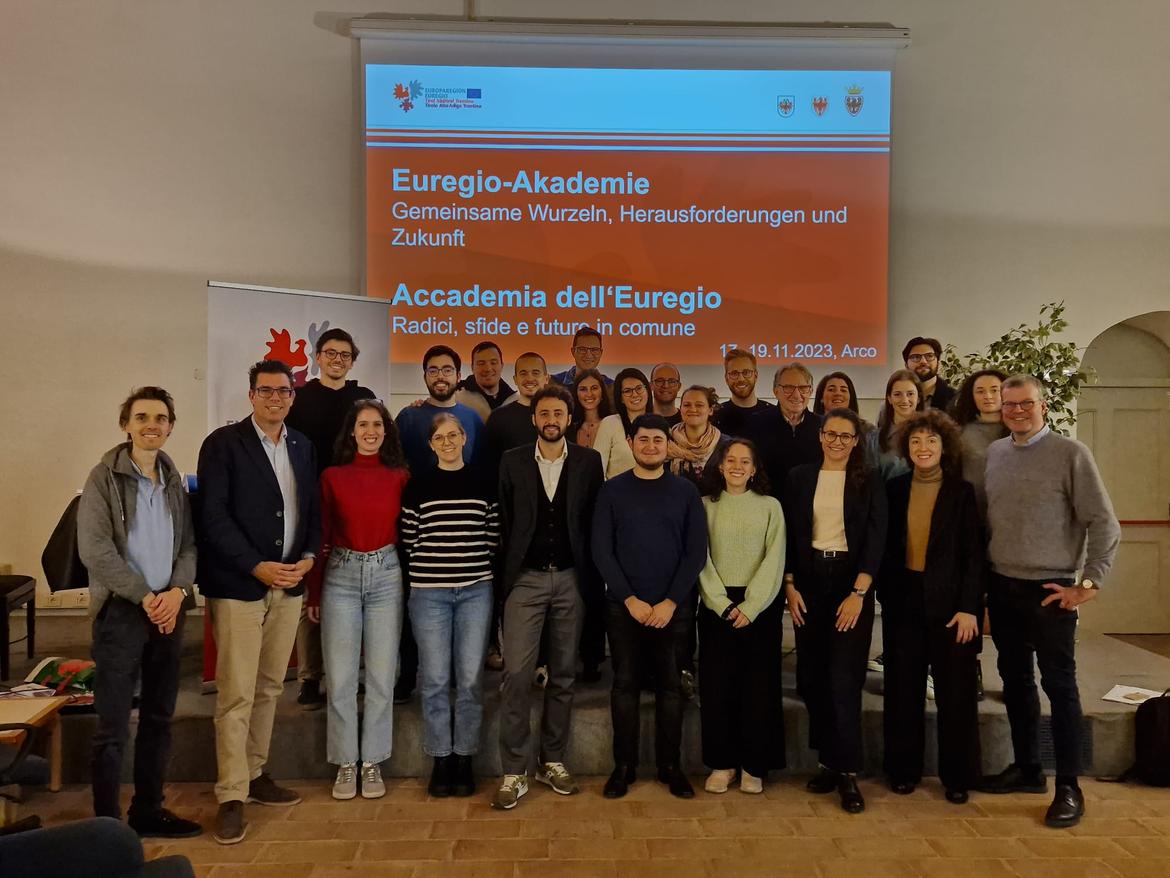 La questione delle identità al centro della terza tappa dell’Accademia dell’Euregio ℹ️ ufficiostampa.provincia.tn.it/Comunicati/La-… 📸I partecipanti all'Accademia dell'Euregio 2023 (foto: Fondazione trentina A. De Gasperi)