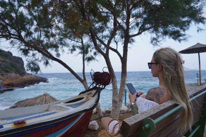 Byle do wakacji. wolisz wakacje spędzać w hotelu nad basenem czy zwiedzać? Zostaw serduszko a nawiedze<a href="/tag/championsleague"class="tags"><span>#championsleague</span></a>