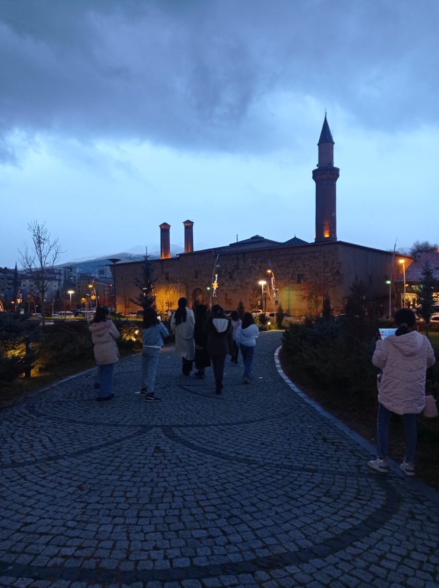 Bingolashm's tweet photo. Kuruluşlarımızda kalan çocuklarımız ile Erzurum' a yaptığımız gezi programından...
@tcailesosyal https://t.co/OqEFgfFL9o
