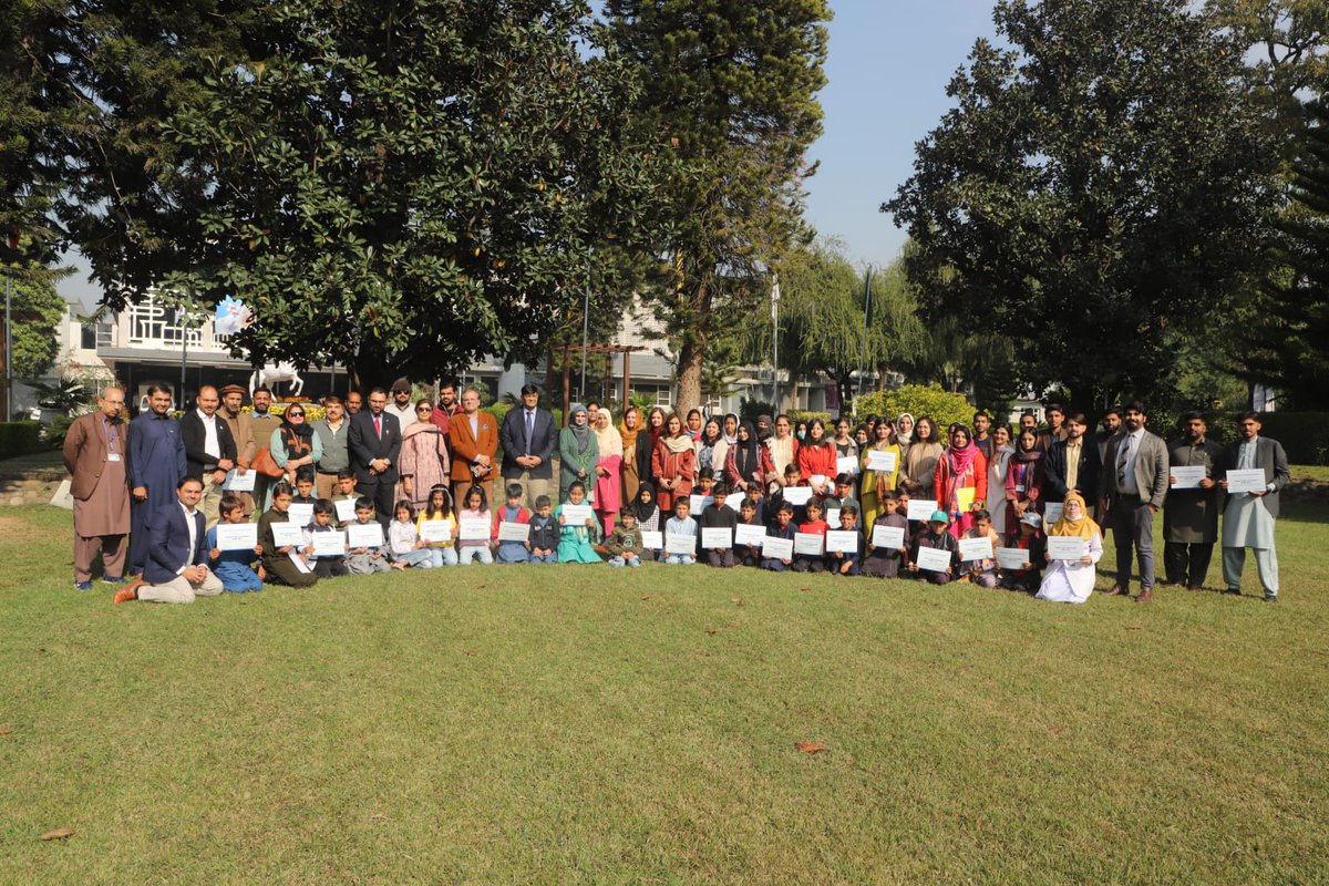 The Antibiotics Awareness Art Competition prize distribution ceremony took place today, November 21, 2023, at the NIH, Islamabad. All participants received certificates and prizes were handed to the award winners. The event was jointly organized by NIH and Fleming Fund.