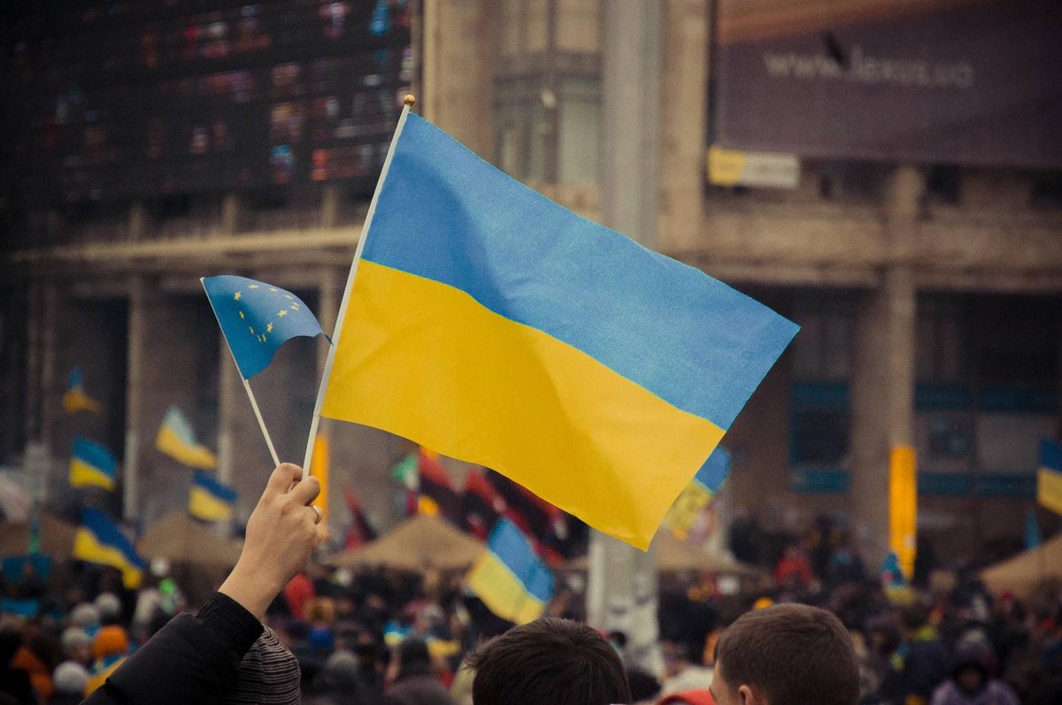 10 years ago, Ukrainians took to the streets to say it loud and clear: Ukraine belongs in the EU. Today, Ukraine is a candidate state.

The Kremlin started its war against Ukraine because it sees democracy in Europe as a threat. We must keep supporting Ukraine's freedom.
