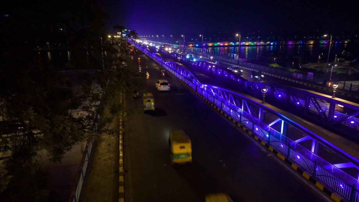 MoiraDawa's tweet photo. Ellis Bridge and the Office of the Deputy Municipal Commissioner Ahmedabad in vibrant blue this #WorldChildrensDay 2023. 

A visual reminder to cherish and prioritize the dreams and well-being of our future generations 💙 https://t.co/UolMa2DoEb