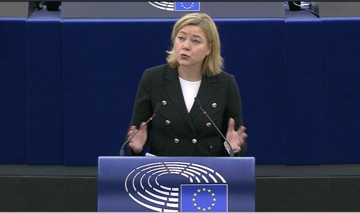 .@HennaVirkkunen excellent speech in favour of technology neutrality, the challenges of the northern Member States and an orderly, pragmatic but at the same time ambitious green transition in road transport. #EPPlenary #CO2Standards #CarbonCorrection #HDVs #PragmaticApproach