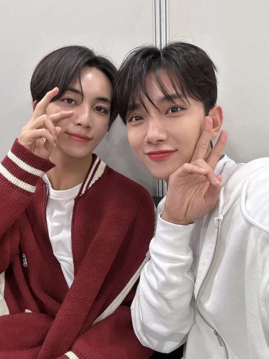 _kanemoto's tweet photo. JIHAN SELCA GIVEAWAY 🥳🥳🥳

1 winner of PHP 100 GCASH 💸

- retweet and like
- reply jihan/yoonhong vids with caption “yoonhong selca finally”
- will draw winner tomorrow, 10PM! 🫶🏻

goodluck gais!!! 🥰🤍 https://t.co/BpTLT3caT7