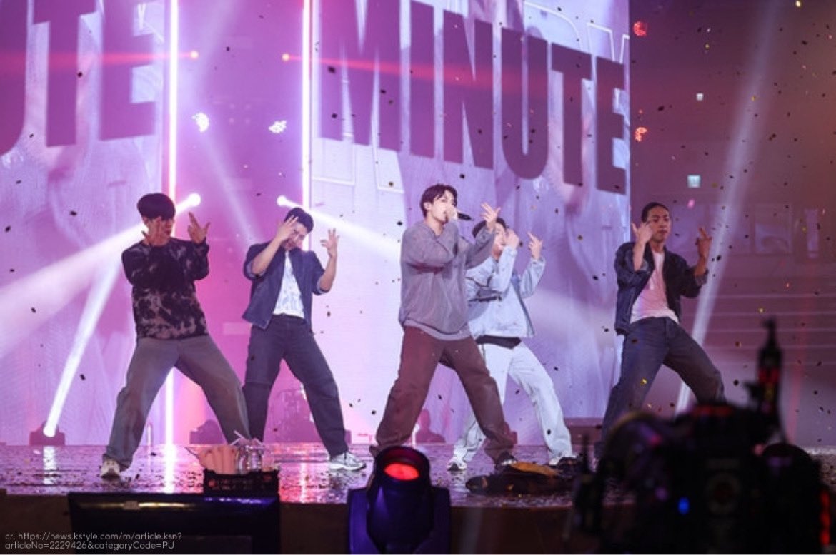 BTS ジョングクのショーケース「GOLDEN Live On Stage」の公式写真が