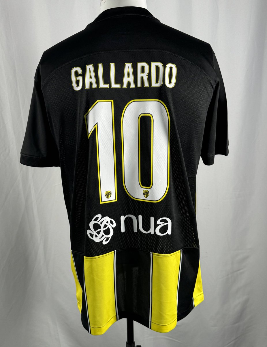 IttiMania's tweet image. Un regalo especial para nuestros amigos de Argentina; Camiseta del Al-Ittihad para el técnico Marcelo Gallardo 😃💛

Retuitea esta publicación y entrarás directamente en el sorteo 🔁

#GiveawayMania - #هدايا_مانيا