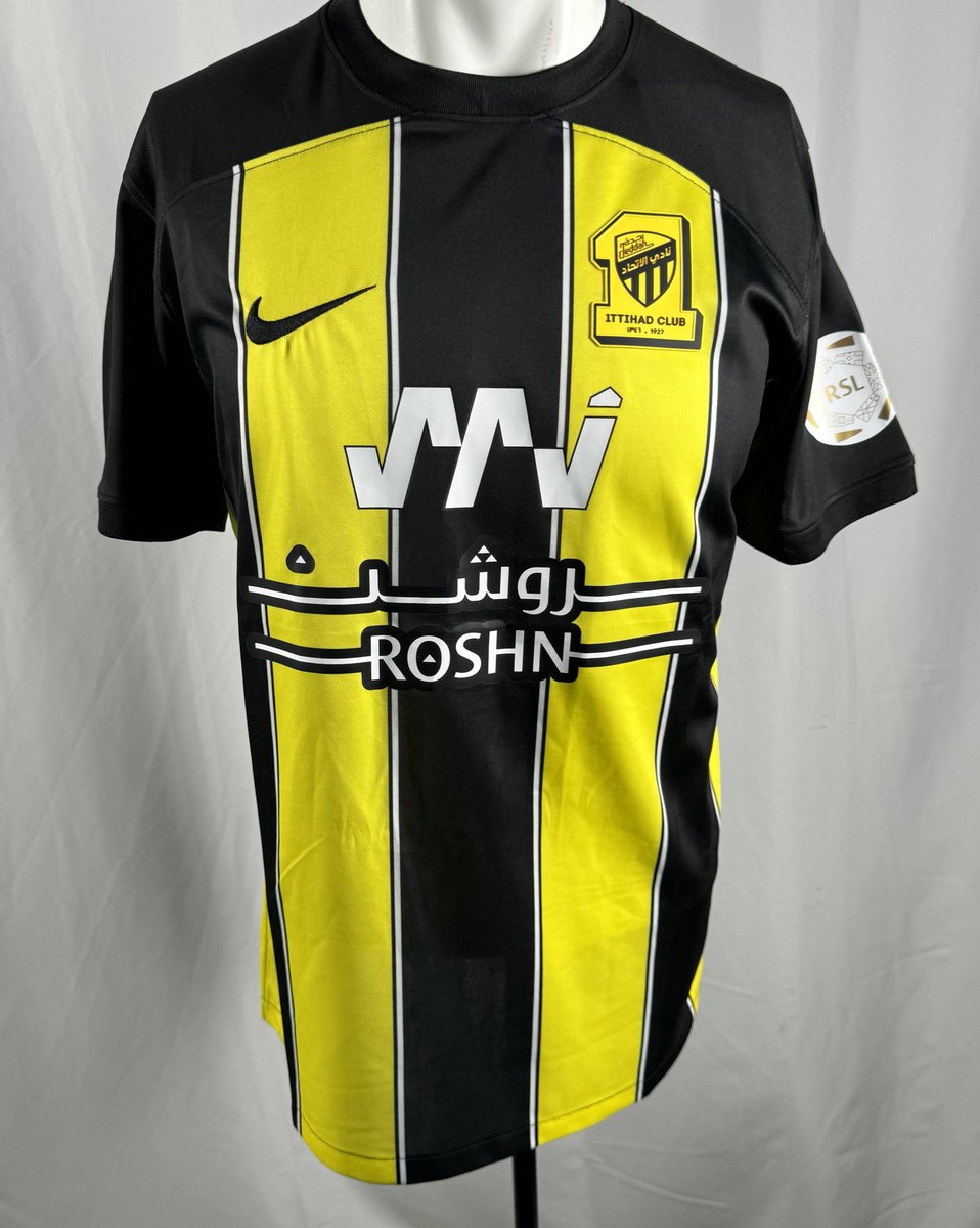 IttiMania's tweet image. Un regalo especial para nuestros amigos de Argentina; Camiseta del Al-Ittihad para el técnico Marcelo Gallardo 😃💛

Retuitea esta publicación y entrarás directamente en el sorteo 🔁

#GiveawayMania - #هدايا_مانيا
