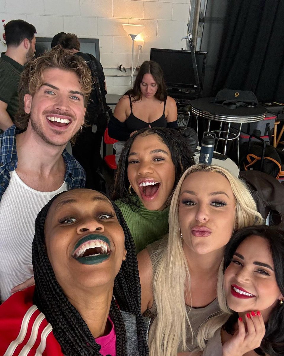 .<a href="/GloZell/">GloZell Green</a> shares new photos with the ‘Escape the Night’ cast.
#EscapeTheNight