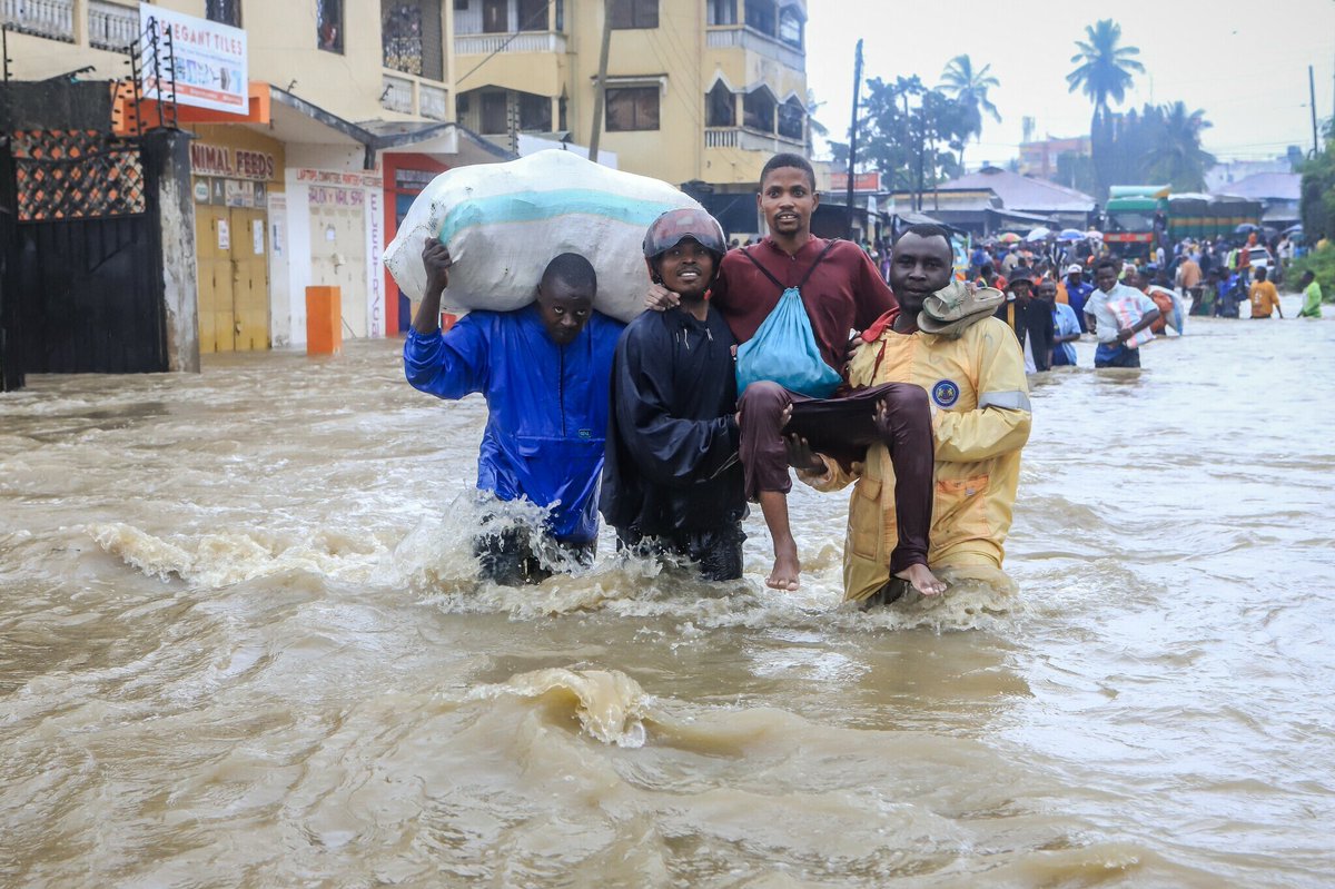 Somalie, Kenya, Éthiopie... Des inondations font au moins 100 morts et 700.000 déplacés
bfmtv.com/international/…