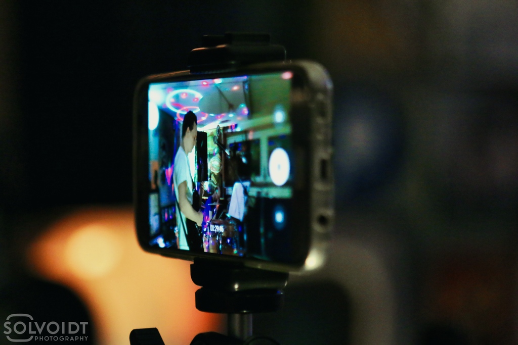 solvoidt's tweet photo. Picture of a phone recording @alpacastaredown at their rehearsal space. Photo taken during their live concert on September 2023.
#live #livevideo #videorecording #canon #canon70d #70d #photographie https://t.co/trKURrSvey