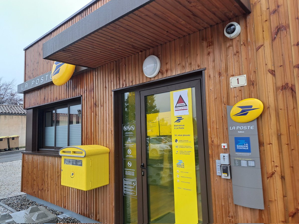 LPNews_OCC's tweet photo. A #Nailloux, en Haute-Garonne, #LaPoste, les élus de la commune et la présidente de la #CDPPT inaugurent le nouveau bureau de poste.
Une construction modulaire innovante au service des Naillousains, contribuant au dynamisme du cœur de ville.
#EngagéePourVous https://t.co/5LbLb2fBZn