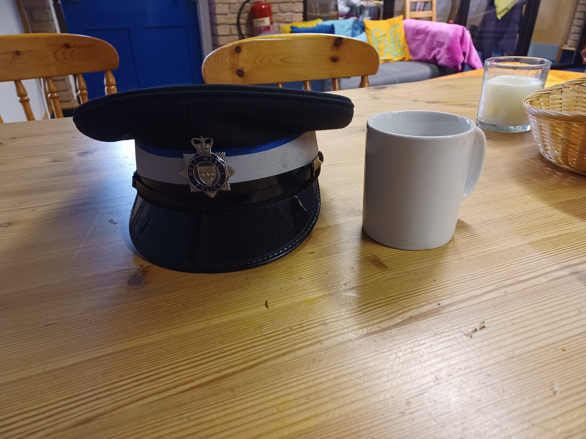 MalvernCops's tweet photo. PCSO Elwell is at Upton renew Centre this morning until 11:30, please drop in to discuss any issues or concerns #policepromise #CommunityEngagement https://t.co/quQRoejPCZ