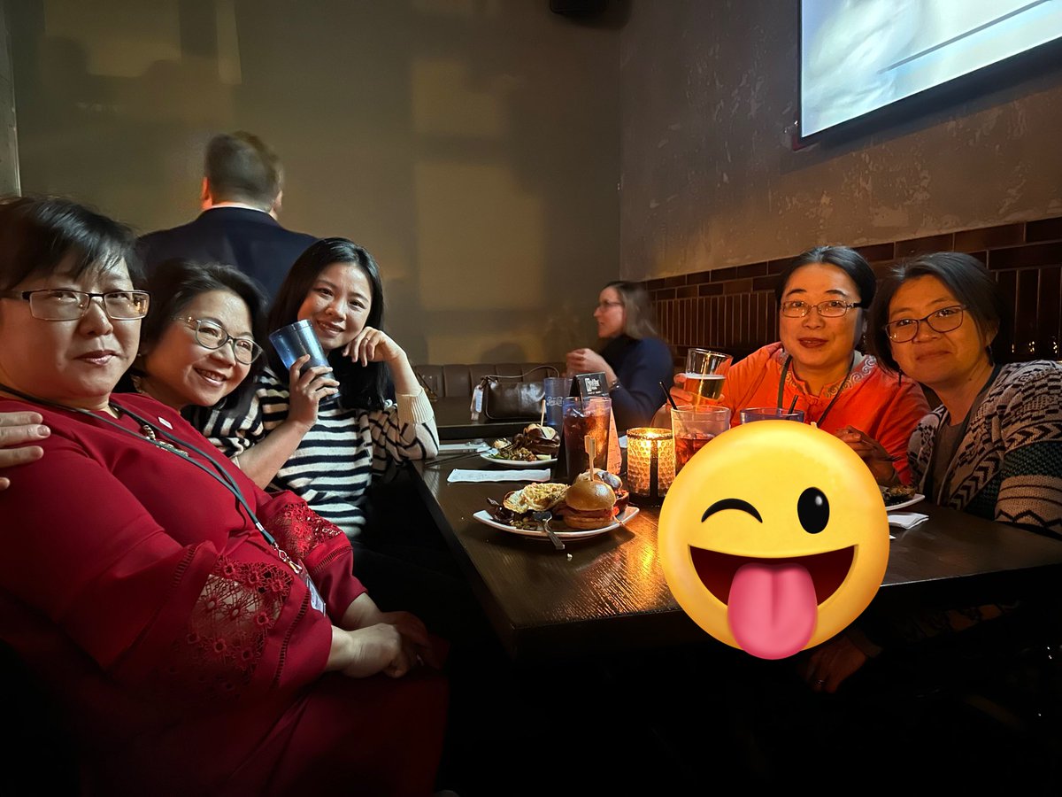 Guanlaoshihao's tweet image. Great time for networking and learning with friends at the dinner time! Thank you #MandarinMatrix @TheChairmansBao #ACTFL2023