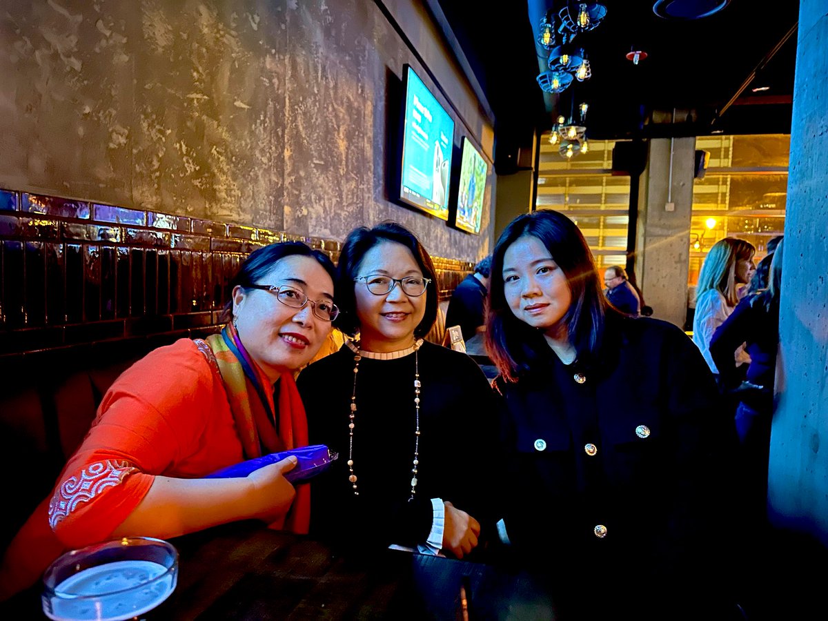 Guanlaoshihao's tweet image. Great time for networking and learning with friends at the dinner time! Thank you #MandarinMatrix @TheChairmansBao #ACTFL2023
