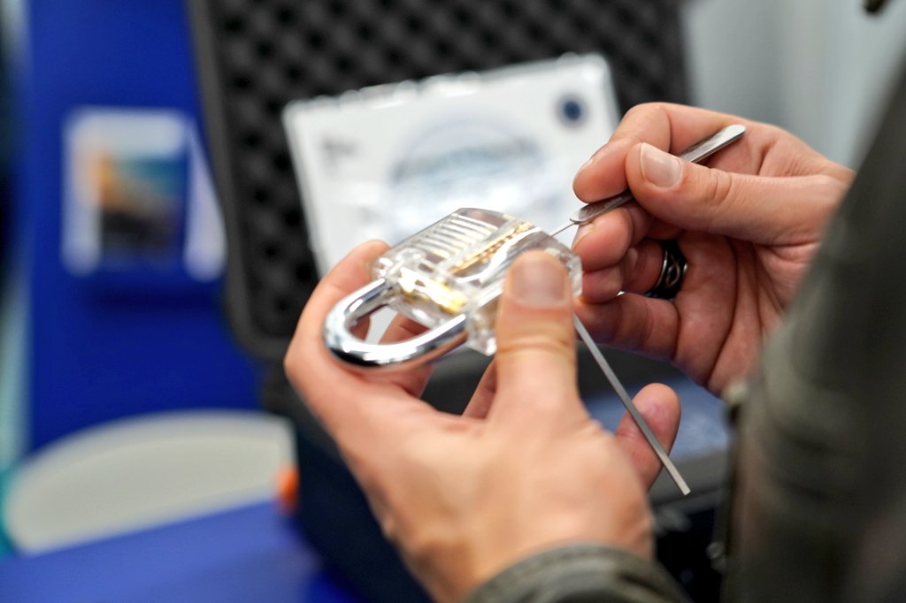 Commandement de la cyberdéfense tweet media