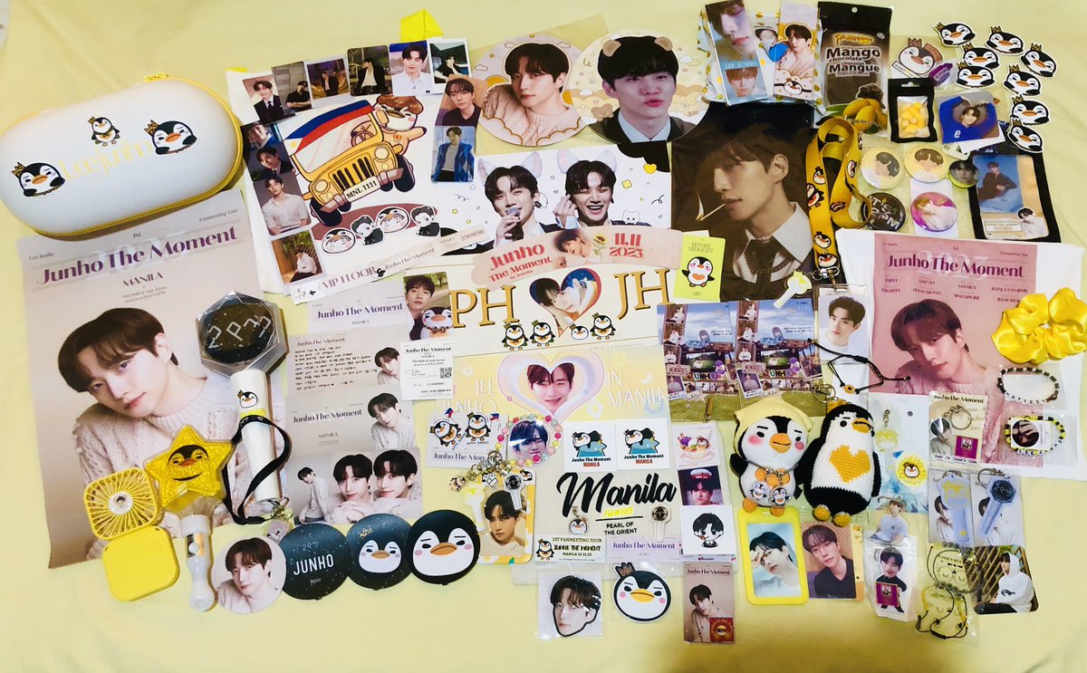LifewithZhai's tweet photo. MY FANGIRL HEART IS SO FULL.💛Admiring and appreciating all of the adorable freebies/giveaways with JUNHO on it. I will forever cherish and treasure all of these. I also made some new friends that I only knew here in X.
#LEEJUNHO
#LeeJunho #JunHo #이준호 #준호 
#JUNHO_THE_MOMENT https://t.co/VIF0xB0IYw