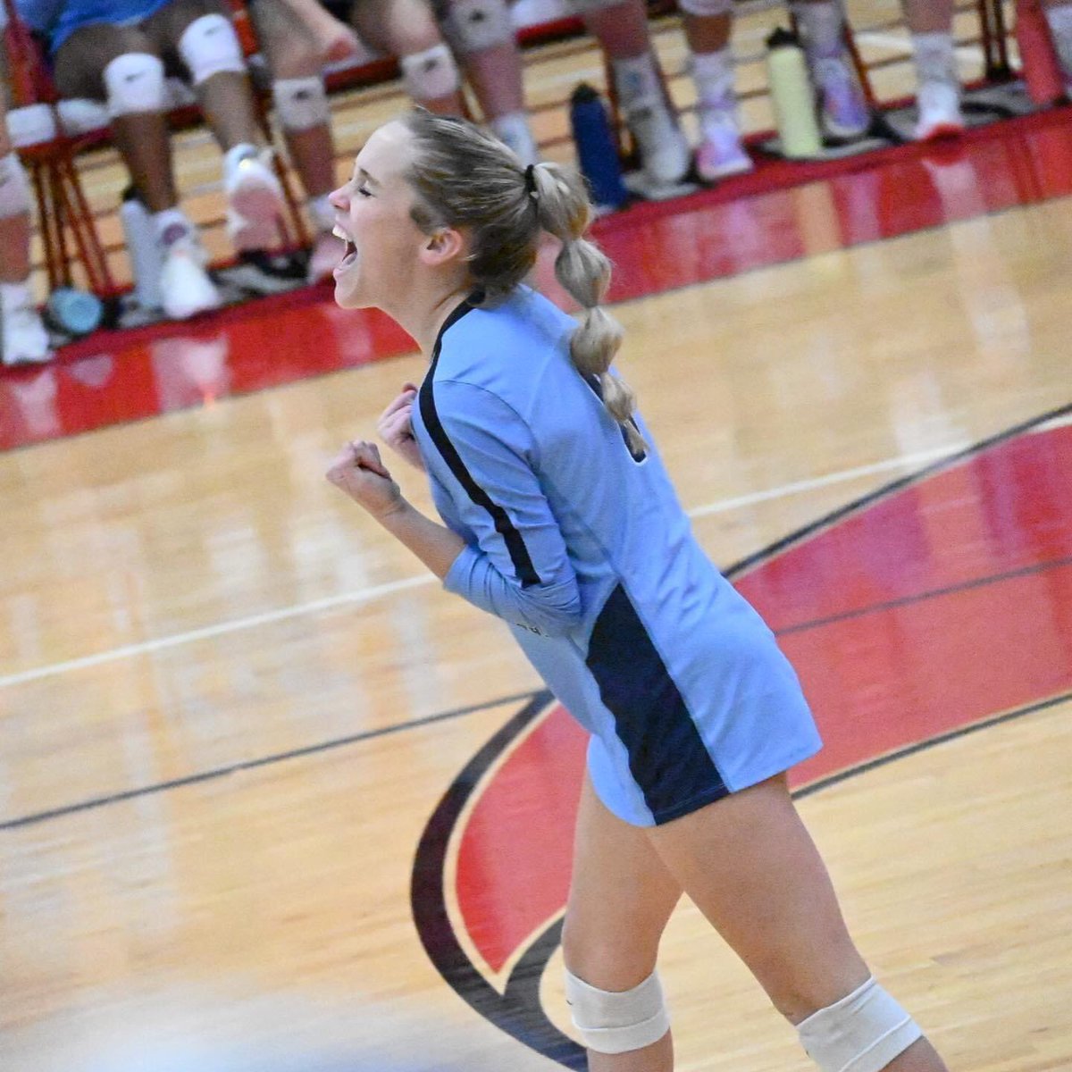 PMFalconsVB's tweet photo. Happy Birthday to our Queen @lucyyrichardson 🥳🎉👑 https://t.co/Jh0tWFzSWe