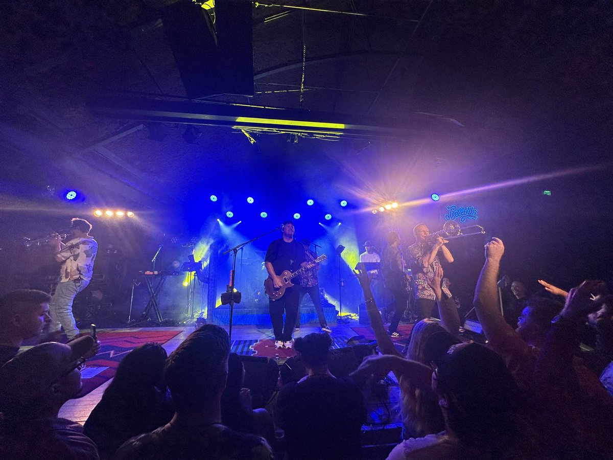 metadocpeace's tweet image. Day 2 @Iration SOLD OUT show at @BellyUpMusic was pure GOLD 🔥#supportlocalbands #sandiegomusic