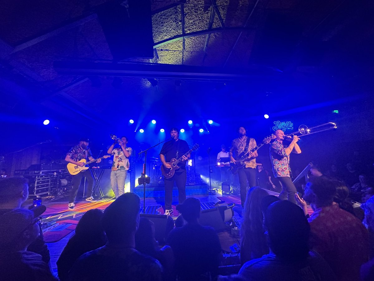metadocpeace's tweet image. Day 2 @Iration SOLD OUT show at @BellyUpMusic was pure GOLD 🔥#supportlocalbands #sandiegomusic
