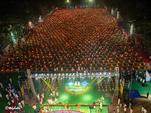 svbcttd's tweet image. The mega religious fete in the auspicious month of Karthika, the Karthika Deepotsavam organised by TTD for the third consecutive year under the aegis of All Dharmic Projects, stood as a stupendo fantabulous phantasmagorically magical hit on Monday evening.

#KarthikaDeepam