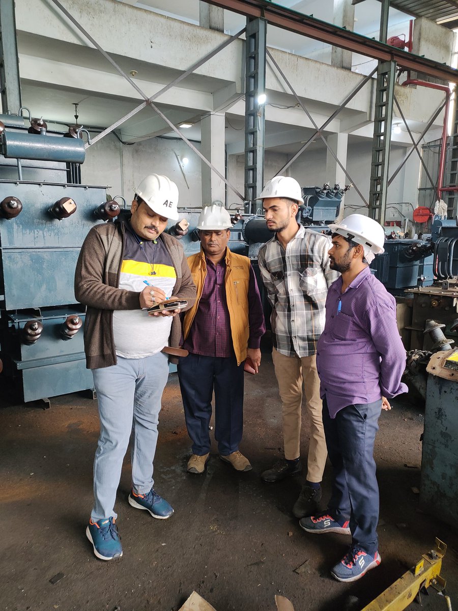 कार्यशाला सारसौल अलीगढ़ पर चल रहे मरम्मत के कार्य की रिपोर्ट लेते हुए सहायक अभियंता कार्यशाला अलीगढ़।
<a href="/Sanju_uppcl/">A.E.(W/S)ALIGARH</a> <a href="/Je_ws_sarsol/">ravi kumar</a>
<a href="/EwdEe58123/">EE EWD ALIGARH</a> <a href="/raviagarwal68/">Ravi Kumar Agarwal</a>
<a href="/MDDVVNL/">MD DVVNL AGRA</a>  <a href="/UPPCLLKO/">UPPCL</a> <a href="/UppclChairman/">CMD UPPCL</a> <a href="/aksharmaBharat/">A K Sharma</a> <a href="/dvvnlhq/">Dakshinanchal Vidyut Vitran Nigam Limited</a> <a href="/dvvnlaligarh/">DVVNL ALIGARH</a> @DvvnlWorkshop