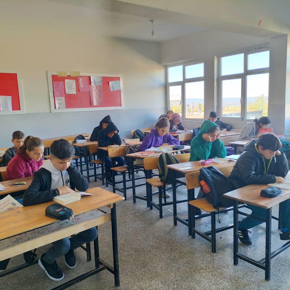 Her gün 1 ders saatimizi kitap okumaya ayırıyoruz. 📖📚

<a href="/CermikMEM/">Çermik Milli Eğitim Müdürlüğü</a> <a href="/muratbozdogan21/">Bozdoğan Murat</a>