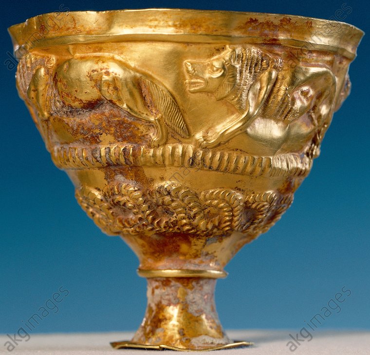 Gold Goblet, 2000BCE - 1800 BCE, excavated in Quetta,SSC civilization Notice the Asiatic Lions 😍 India is the only abode of the Asiatic Lions! And our Asiatic Elephants & white Asiatic Tigers r World famous @ssharadmohhan @dpanikkar @GrecianGirly @PrasunNagar @Arthistorian18