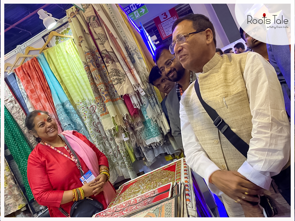 RootsTale's tweet photo. Udyog Mantri Samir Kumar Maha Seth Inaugurates Roots Tale Stall, Promoting Bihar's Indigenous Industries
#BiharUdyog #RootsTaleStall #SustainableEconomy https://t.co/6iwtJBju0W