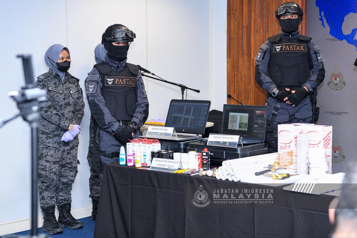 SINDIKET PEMALSUAN DOKUMEN DIDALANGI WARGA BANGLADESH TUMPAS

facebook.com/10006904903530…