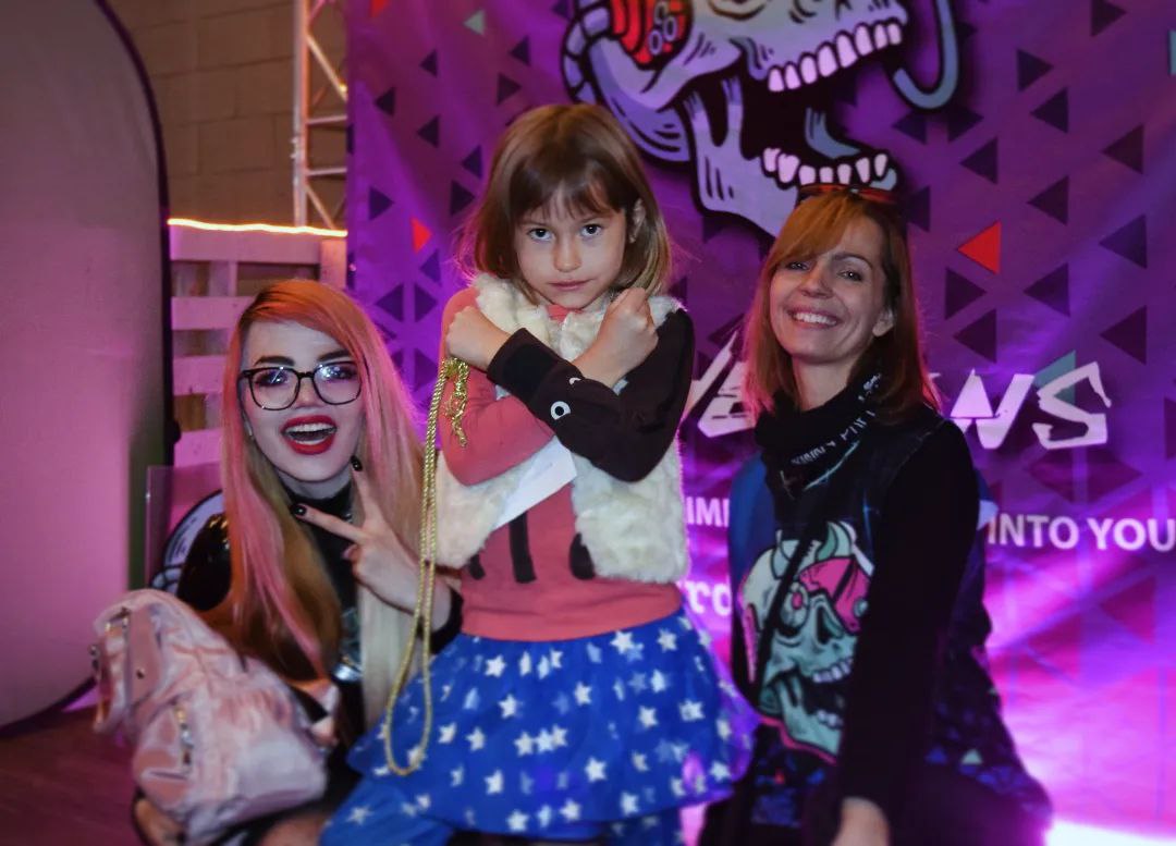 Pame Chavez #VR 🎮🦈 | 🔥XR | #AWE #RealityHack 🔜 (@pame_chavez) on Twitter photo Pos la vrdd si me diverti <a href="/EGS_Mexico/">EGS México</a> 🤭🤭
<a href="/VrDemons/">VR Demons Community: devs, enthusiasts & gamers.🤍</a> Pos la vrdd si me diverti <a href="/EGS_Mexico/">EGS México</a> 🤭🤭
<a href="/VrDemons/">VR Demons Community: devs, enthusiasts & gamers.🤍</a>