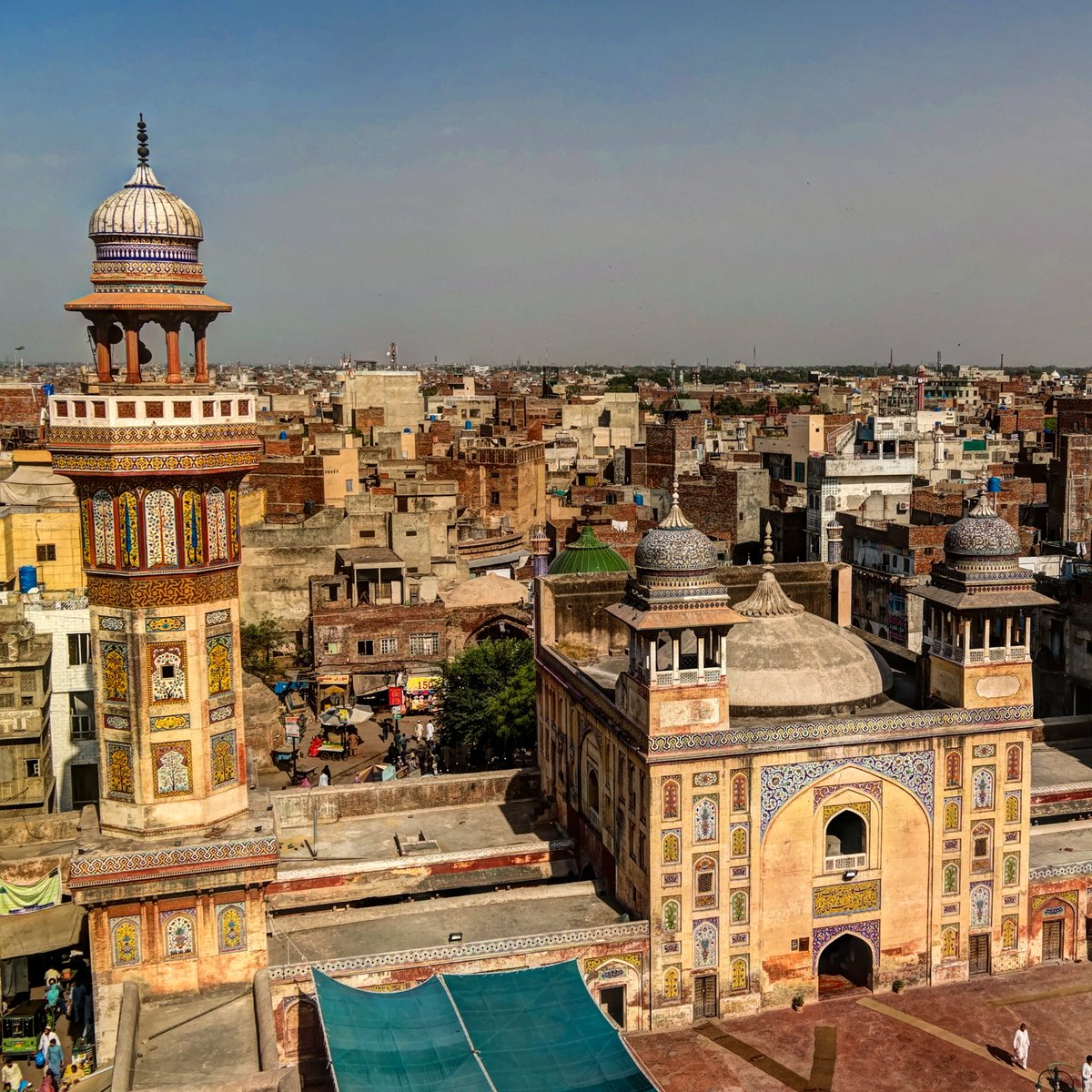 Iconic views in #Lahore 🇵🇰💚