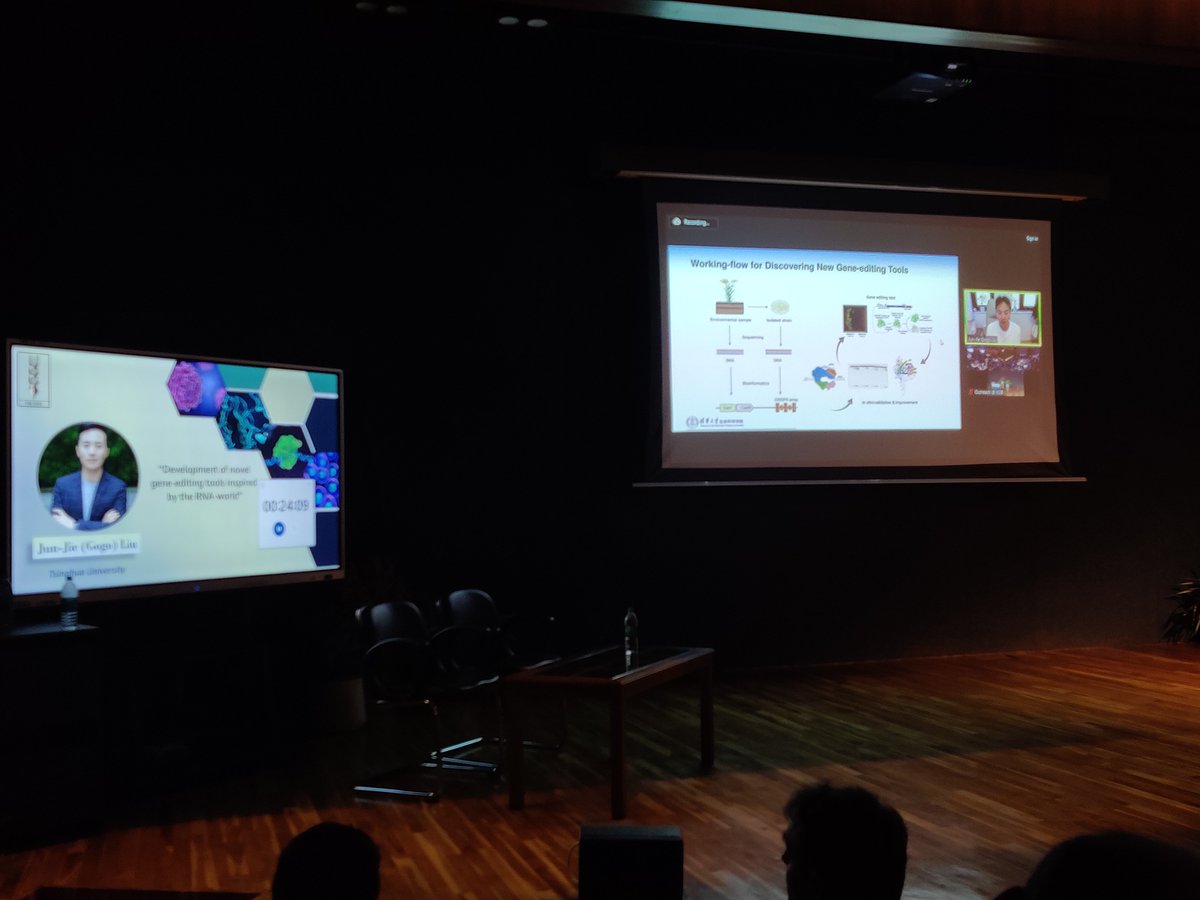 FGE2023's tweet photo. Dr. @GogoLiu gave a talk on "Development of novel gene-editing tools inspired by the "RNA world" and was our virtual presenter of the day @FGE2023 @bitsgoa @IGIBSocial #FGE2023Goa #FGE23Goa https://t.co/ofu6Z65LE5