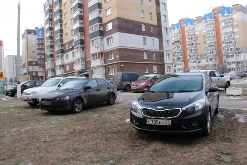 moygorodcheb's tweet photo. 🚗 С начала года административные комиссии в Чебоксарах составили более 50 тысяч материалов, наложили 63,6 млн рублей штрафов и взыскали с нарушителей 56,1 млн рублей. Самые частые нарушения – неоплата муниципальной парковки и размещение автомобилей на газонах. https://t.co/Tqwa6zB9CO