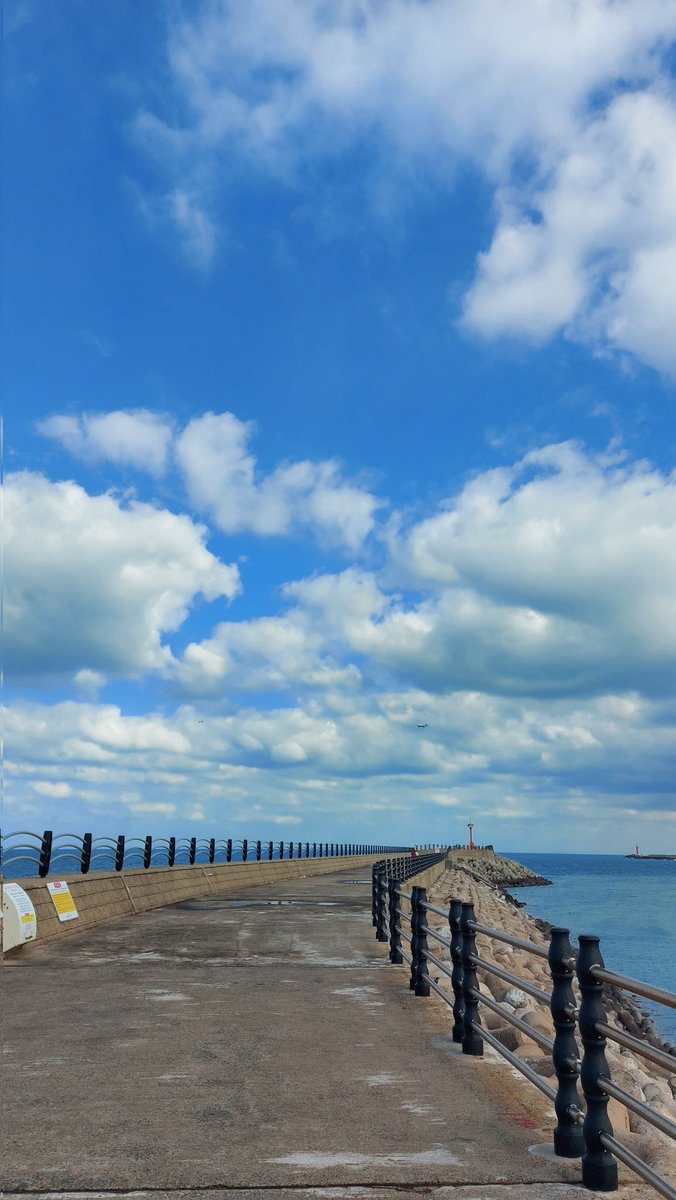 Thanks <a href="/taihun_kim/">Taihun KIM</a> and <a href="/AnnaMonkey/">Dr. Anna B. Jöst</a> hosting and showing me the amazing facilities and environment at KIOST, Jeju, Korea.