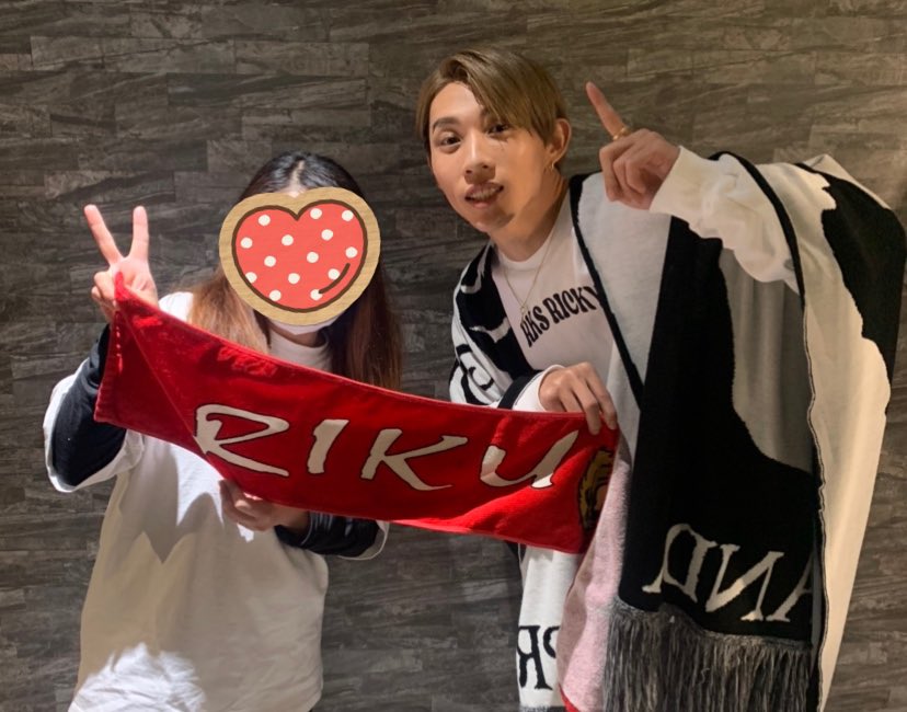 N2623kpR's tweet photo. ファイナル完走おめでとう👏💜
ダンスも歌声も最高でした💜
お友達が声かけてくれてサプライズも参加させていただきました💜莉玖くんの涙にもらい泣きした😭サプライズ計画してくれた莉玖くんファンの方素敵な計画に参加させていただきありがとうございました💓

#平野莉玖
#DROPTHEWORLD https://t.co/i4hEhEOWsG